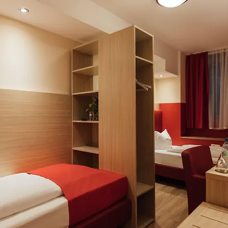 Hotel Hamburger Perle By Uniqstay